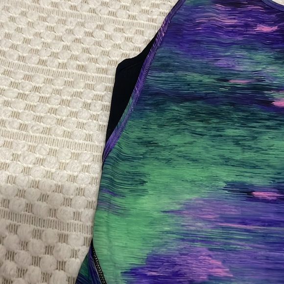 Lululemon Real Quick Singlet in Rio Nights - Picture 3 of 10